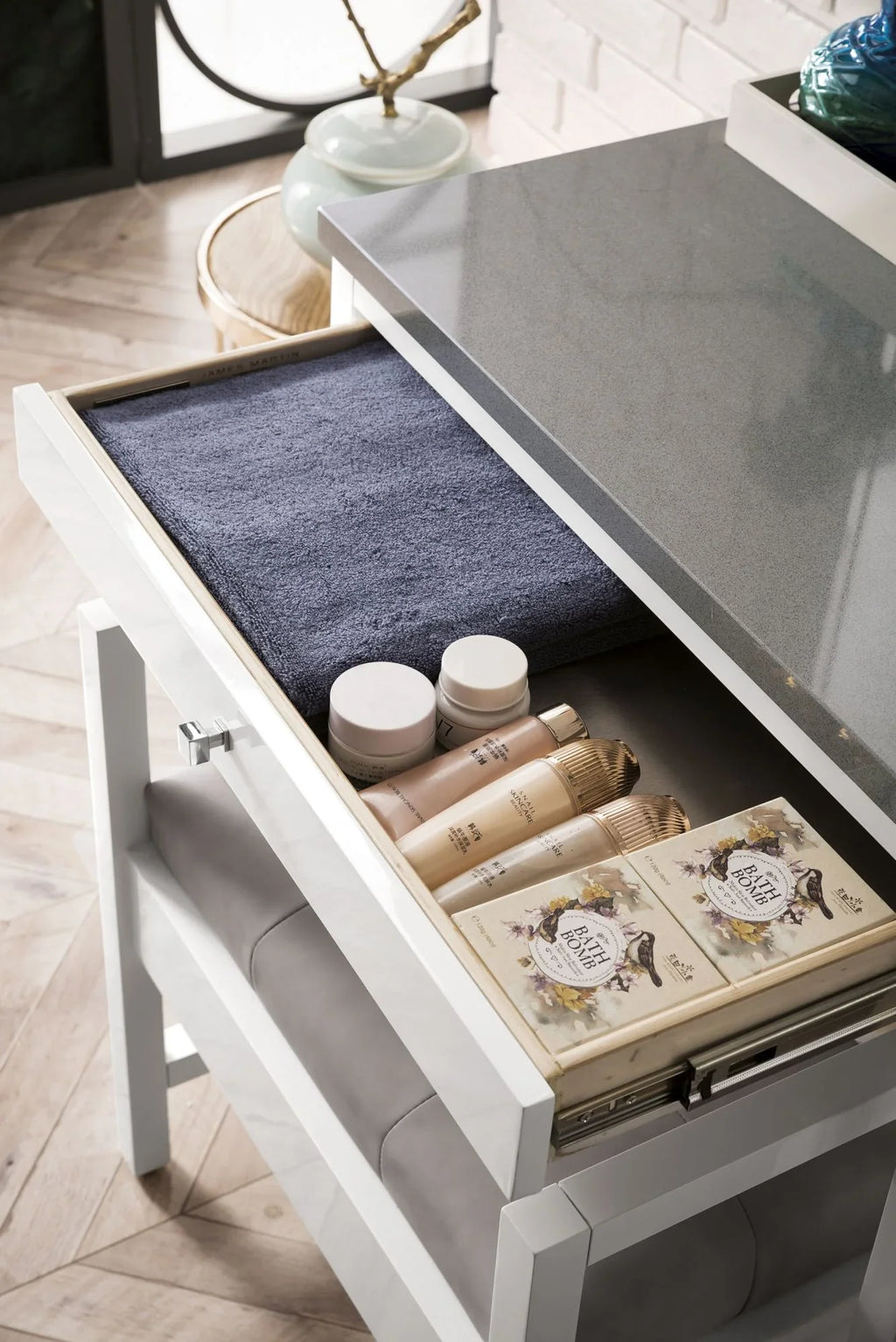 Athens with Glossy Furniture Top, Countertop 30 Martin 3 Quartz CM Expo Grey White Unit James in.
