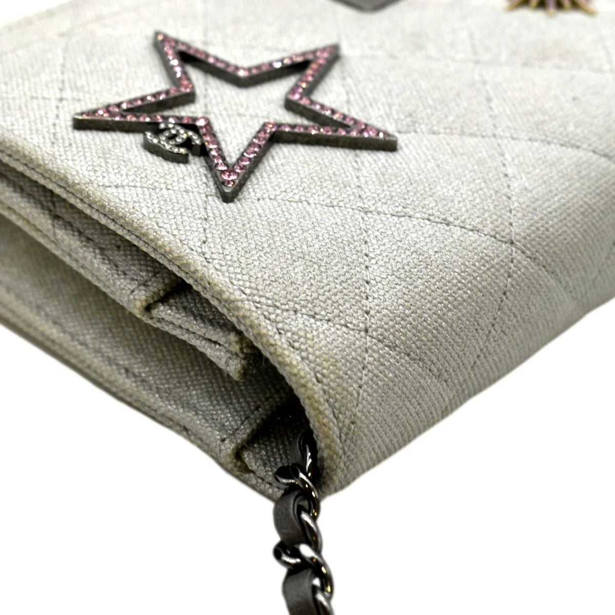 Pre-Owned Classic Quilted Light Space Canvas 2.55 Grey Reissue WOC Charm Crossbody Bag