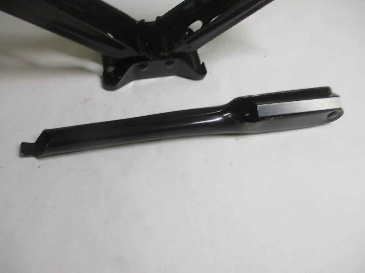 (Good) Tire w/Tool LKQ Pre-Owned OEM Wheel Jack Assembly Chevrolet Trax 2019