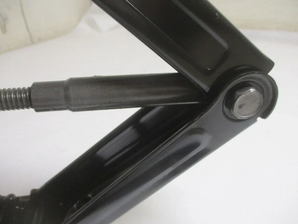 (Good) Tire w/Tool LKQ Pre-Owned OEM Wheel Jack Assembly Chevrolet Trax 2019