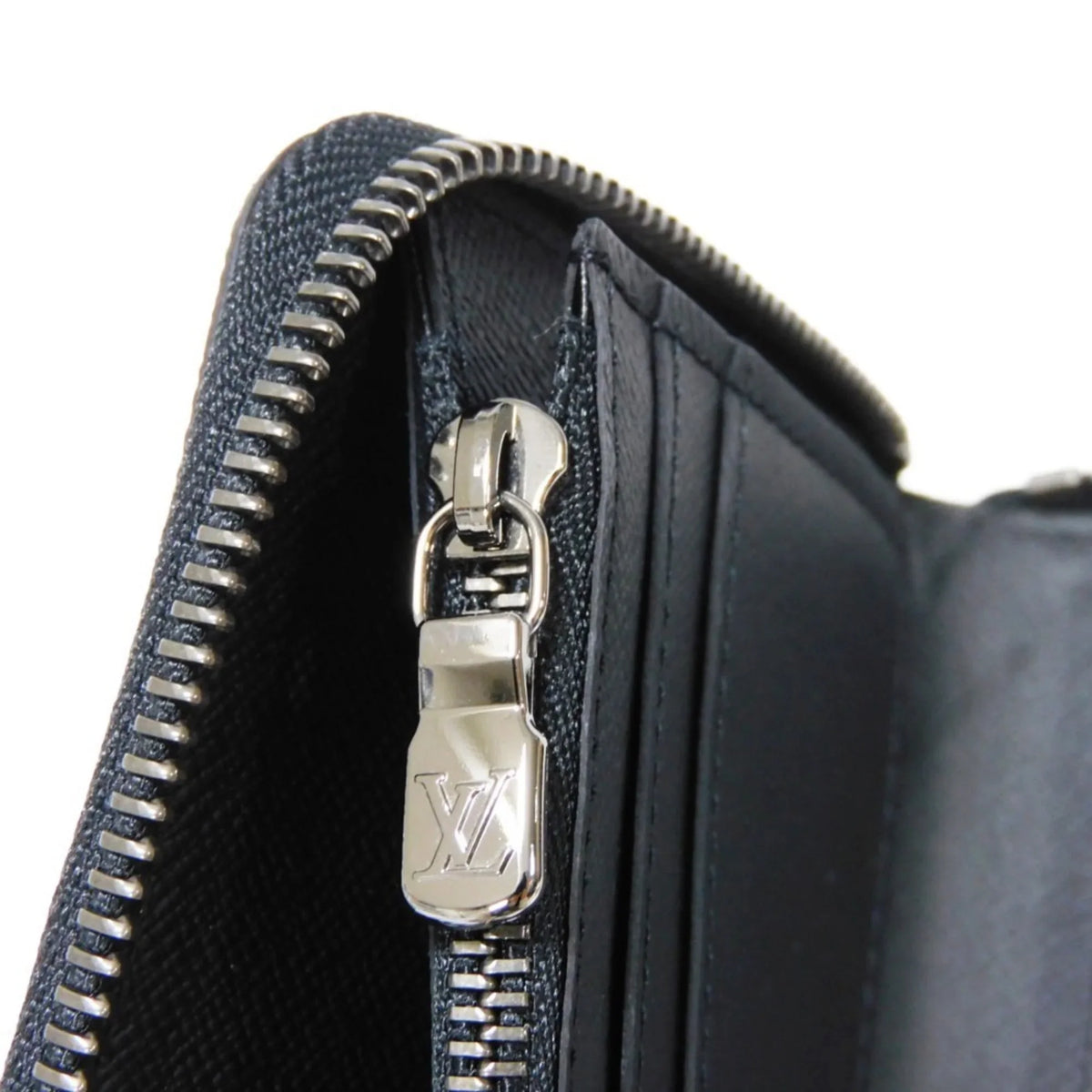 Pre-Owned Vertical Noir Eclipse Men's Zipper Zippy Billfold Wallet Long Monogram Round LV (Good) Logo M62295