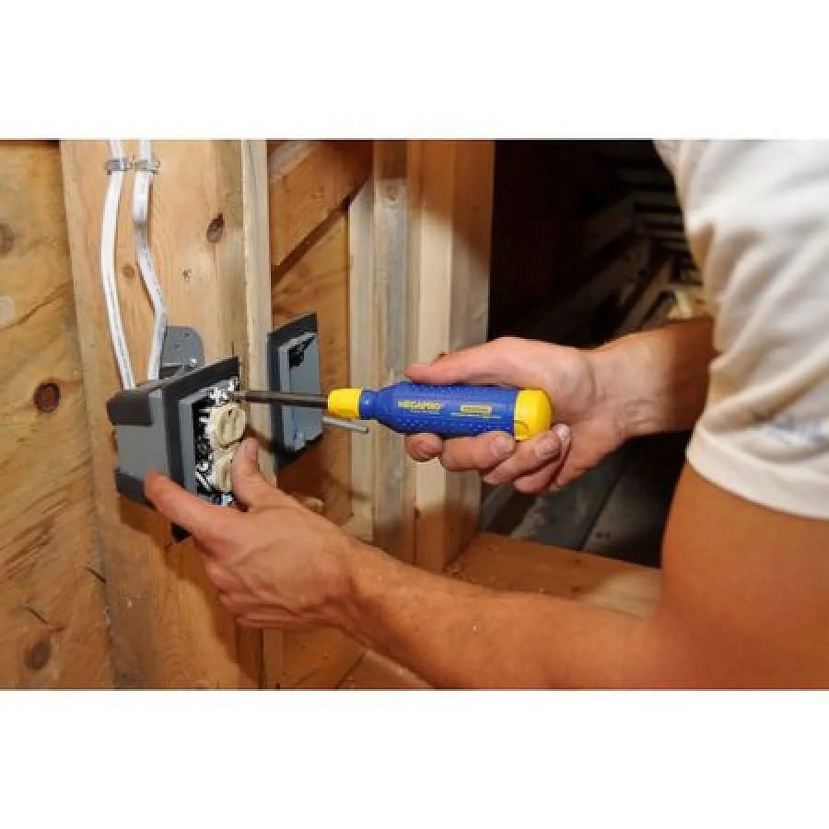 MEGAPRO Screwdriver,15-in-1,8-1/2" Multi-Bit 151NAS-B