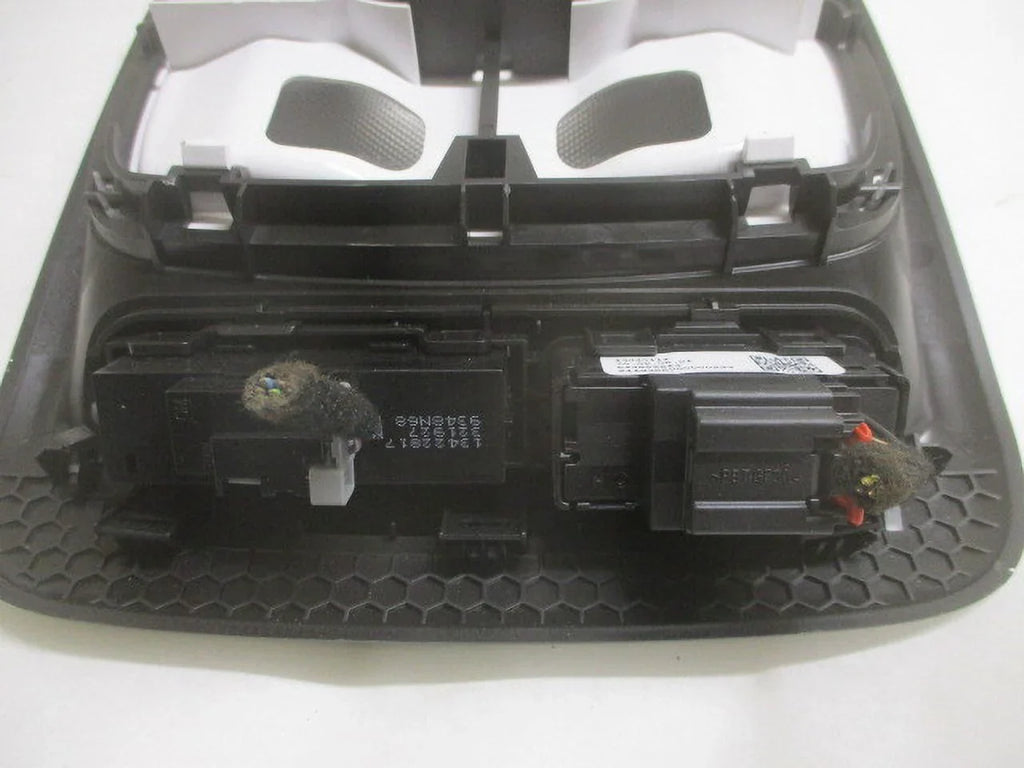 Overhead Console & Sunroof (Good) Chevrolet w/Onstar LKQ 22 Trailblazer OEM 21 Pre-Owned Roof