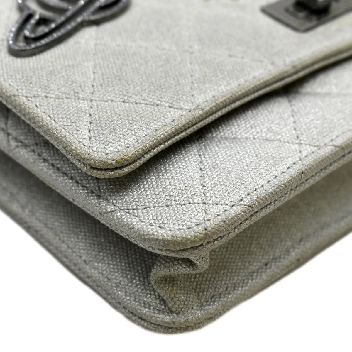 Pre-Owned Classic Quilted Light Space Canvas 2.55 Grey Reissue WOC Charm Crossbody Bag
