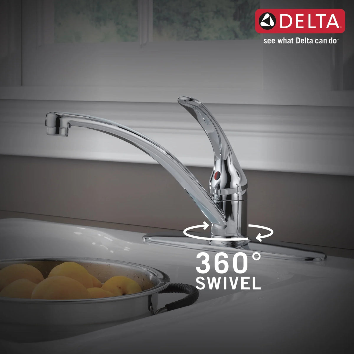 Faucet with Single Kitchen Handle Foundations® Spray Delta